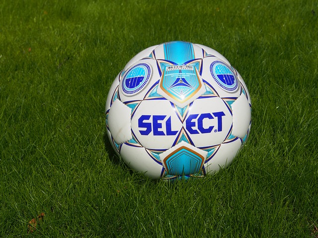 则是西班牙 则是西班牙